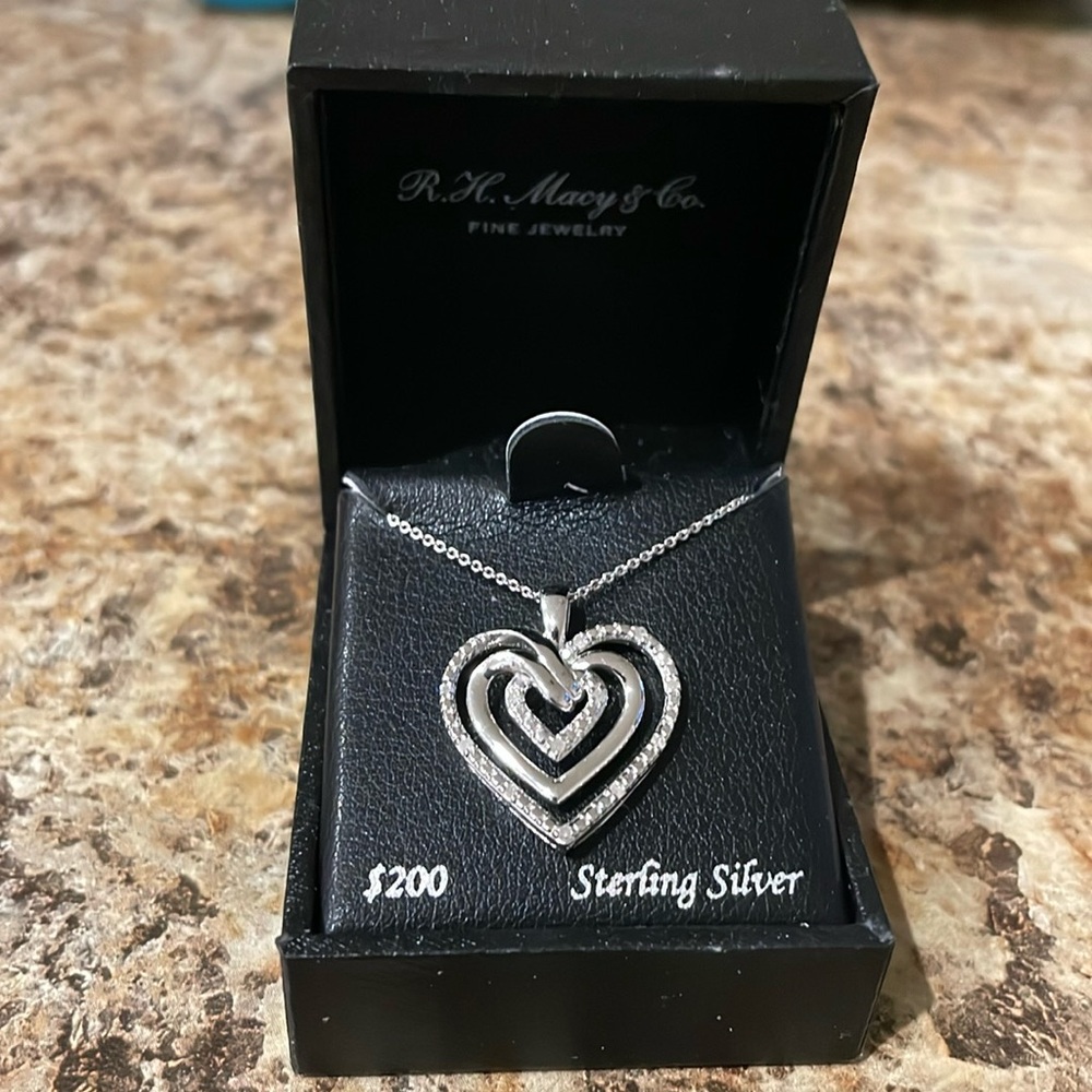 925 Sterling Silver Diamond Heart Pendant Necklace